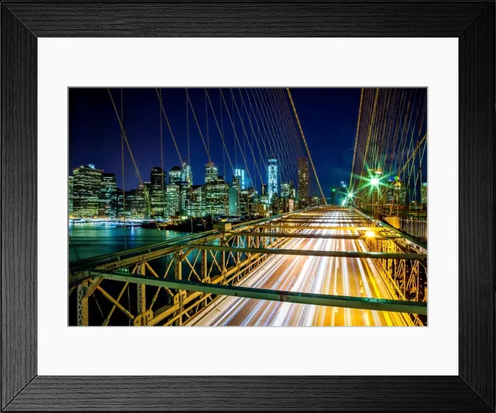 Framed Print : Brooklyn Bridge and Manhattan skyline at night
