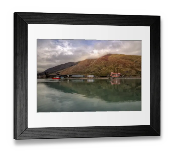 Framed Print : Svalbard Pyramiden and mountains water reflections Framed Print : Svalbard Pyramiden and mountains water reflections