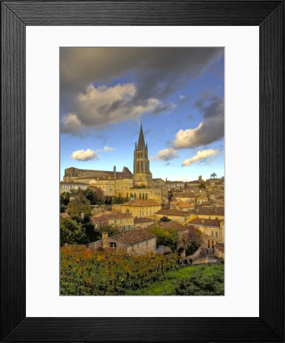 Framed Print : Saint-Emilion town view with Monolithic Church Framed Print : Saint-Emilion town view with Monolithic Church