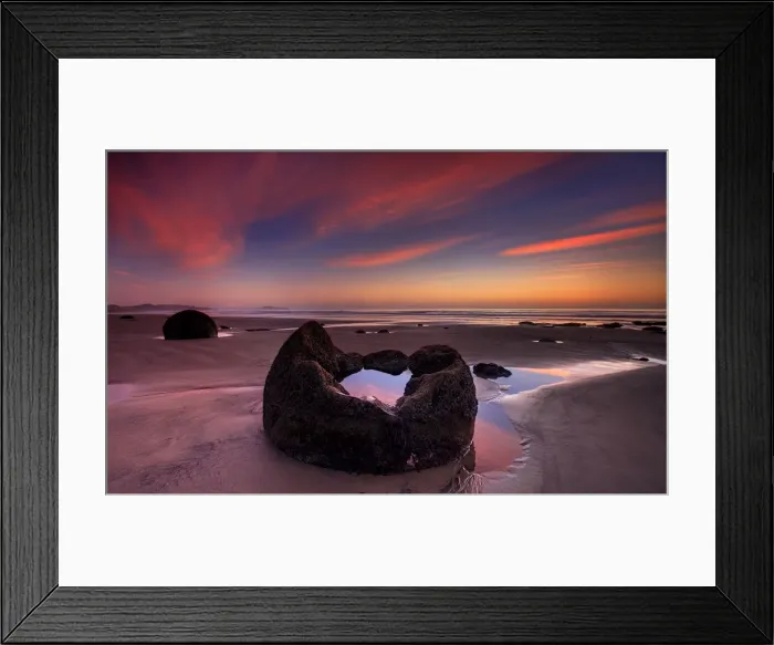 Framed Print : Moeraki Boulders