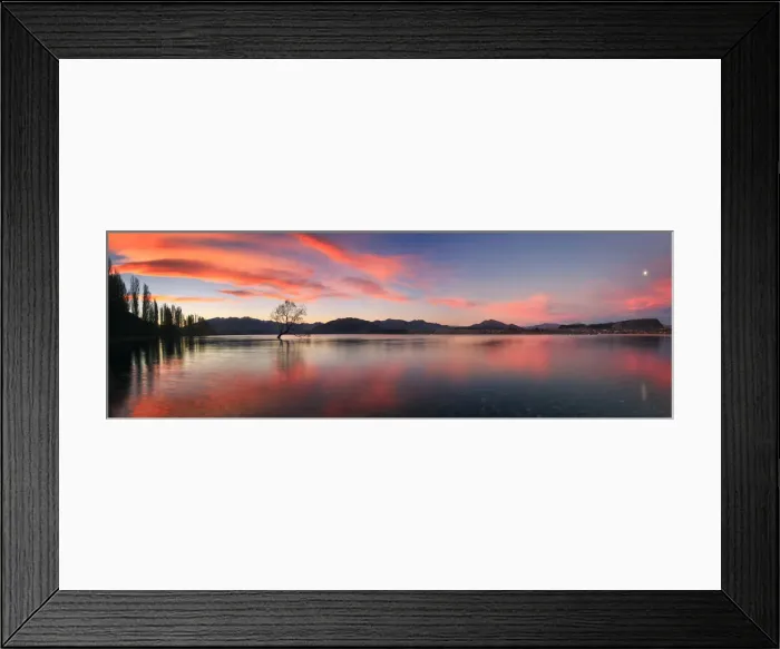 Framed Print : Wanaka sunset panaorama