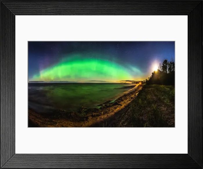 Framed Print : Northern lights and moon rise over Ontonagon Beach Framed Print : Northern lights and moon rise over Ontonagon Beach