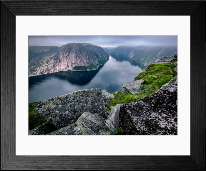 Framed Print : Devil Bay. East tip of Devil Bay provides a very rewarding view of 400m Framed Print : Devil Bay. East tip of Devil Bay provides a very rewarding view of 400m