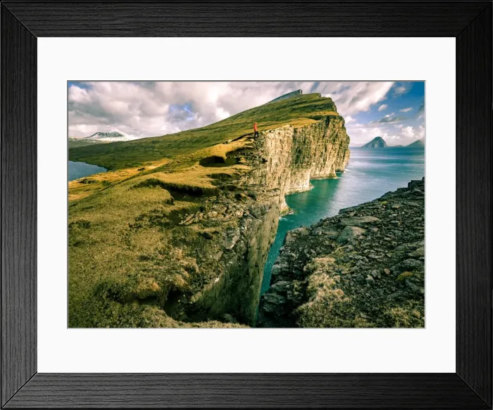 Framed Print : VAagar Cliffs