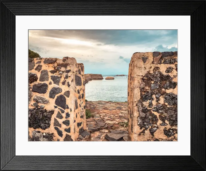 Framed Print : Historical old fort wall of Galle Fort located in Sri Lanka Framed Print : Historical old fort wall of Galle Fort located in Sri Lanka