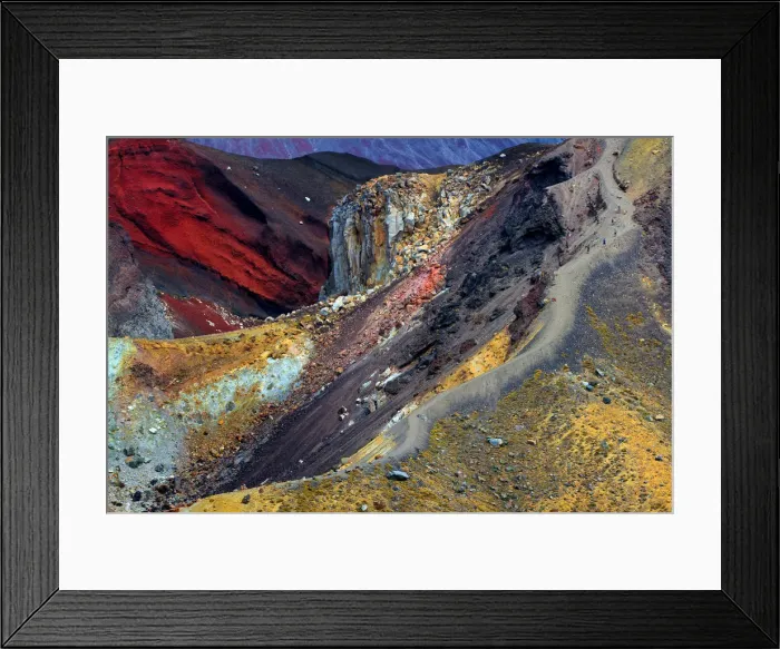 Framed Print : Descent from Red Crater on Tongariro Crossing Framed Print : Descent from Red Crater on Tongariro Crossing