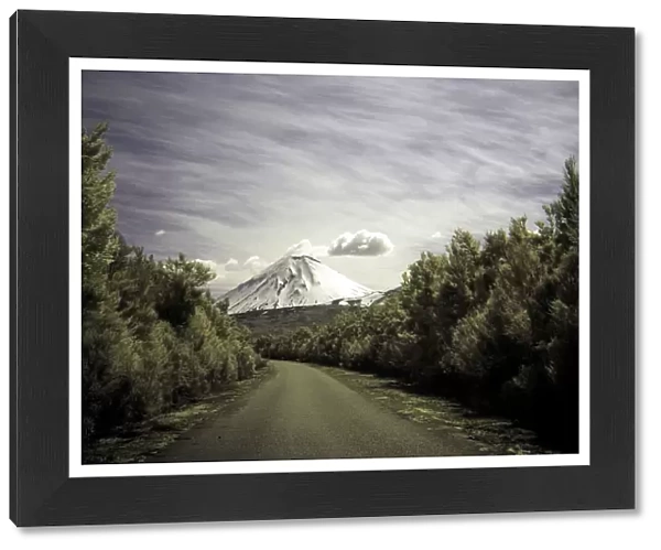 Mt Doom. Mt. Ngauruhoe in New Zealands Tongariro National Park, also known as Mt Doom