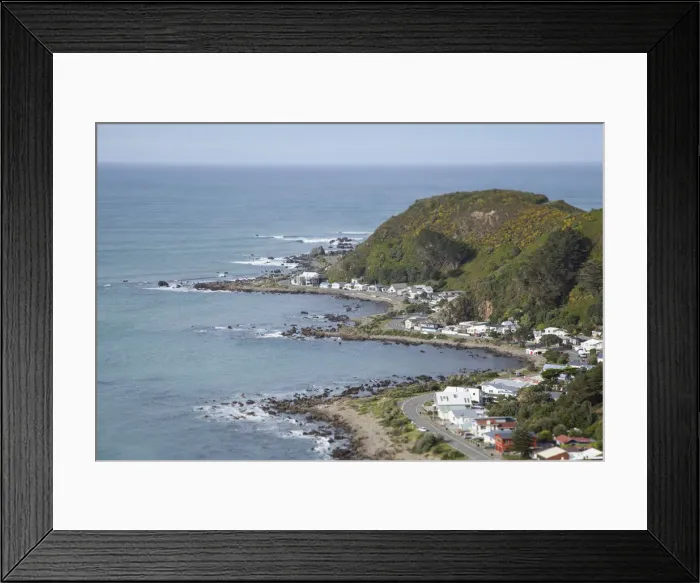 Framed Print : Breaker Bay seen from Beacon Hill Reserve, Wellington, New Zealand