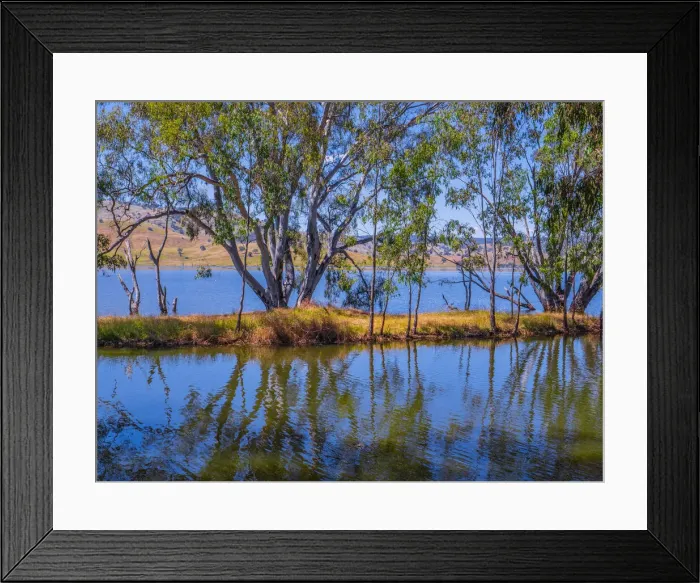 Framed Print : Hume lake in summer, bursting to capacity after spring rains, in the Upper Murray region Framed Print : Hume lake in summer, bursting to capacity after spring rains, in the Upper Murray region
