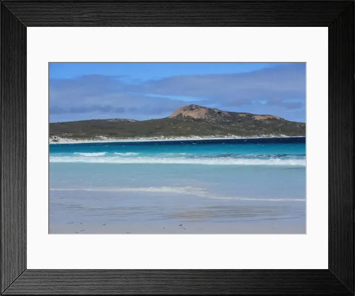 Framed Print : Landscape view of Lucky Bay in Cape La Grand near Esperance, Western Australia Framed Print : Landscape view of Lucky Bay in Cape La Grand near Esperance, Western Australia