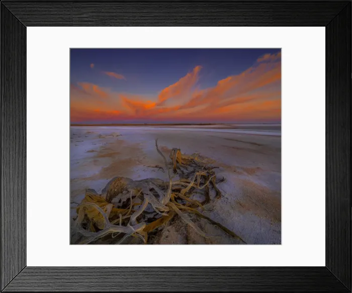 Framed Print : Dawn light on Lake Tyrrell, near the town of SeaLake, in the Wimmera District of Victoria, Australia
