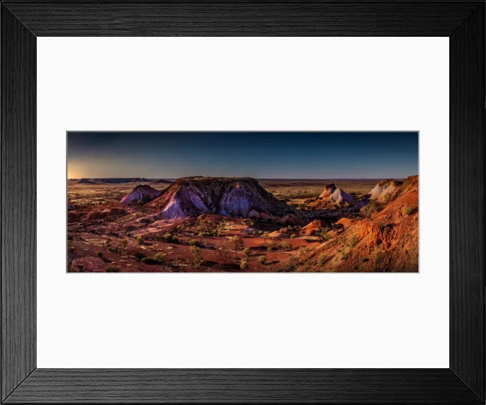 Framed Print : The Colourful and dramatic hill formations of the Breakaways, near Coober Pedy, in South Australia Framed Print : The Colourful and dramatic hill formations of the Breakaways, near Coober Pedy, in South Australia