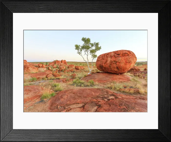 Framed Print : Karlu Karlu  /  Devils Marbles Conservation Reserve. Northern Territory. Australia