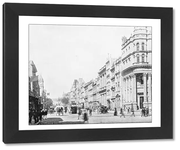Antique photograph of Melbourne (Australia)-19th century:scene street