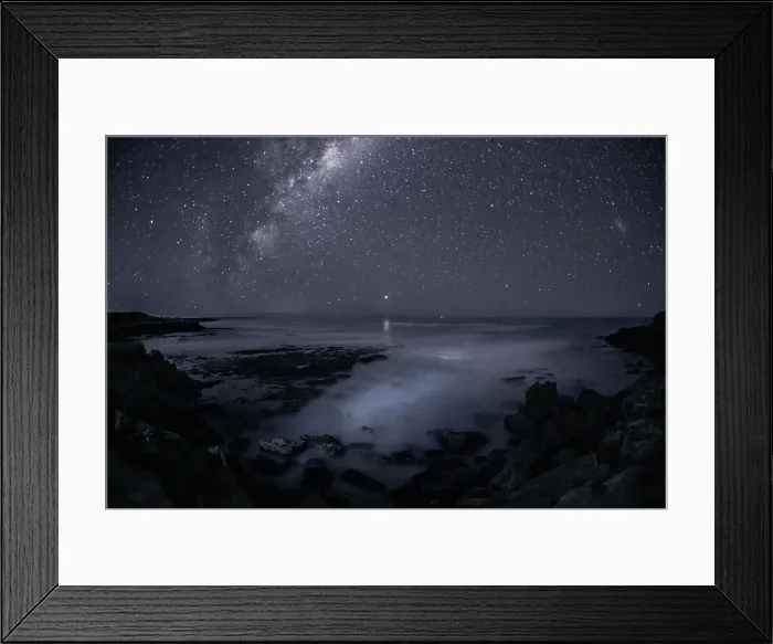 Framed Print : Planet Mars rising in the east, the Milky Way overhead and the night sky over the Southern Ocean. Eyre Peninsula. South Australia Framed Print : Planet Mars rising in the east, the Milky Way overhead and the night sky over the Southern Ocean. Eyre Peninsula. South Australia