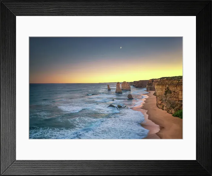 Framed Print : Twelve Apostles at sunset moment Framed Print : Twelve Apostles at sunset moment
