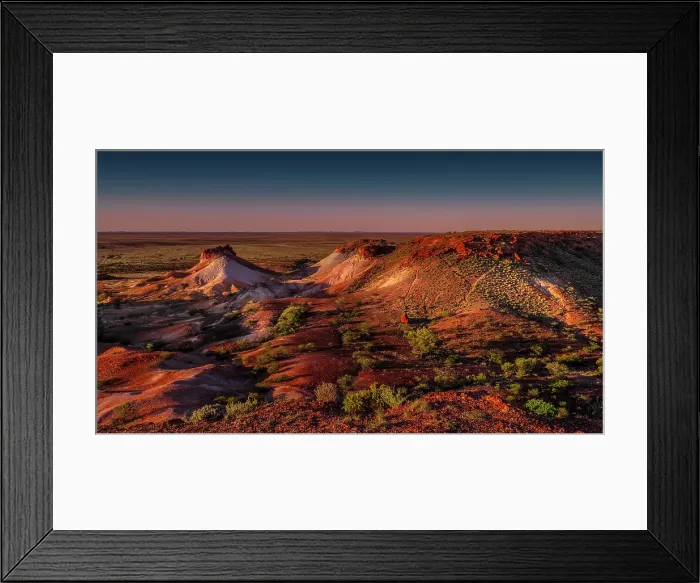 Framed Print : The Colourful and dramatic hill formations of the Breakaways, near Coober Pedy, in South Australia