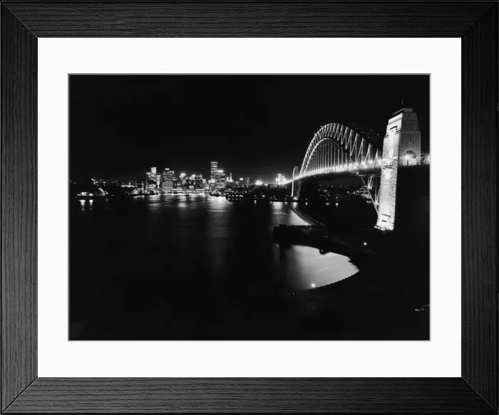 Framed Print : Sydney. The Sydney Harbour Bridge viewed from the north shore