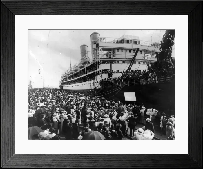 Framed Print : Leaving Melbourne Framed Print : Leaving Melbourne