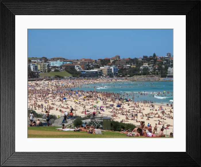Framed Print : Bondi beach
