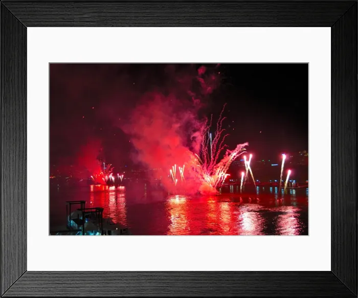 Framed Print : New Years fireworks Brisbane river Framed Print : New Years fireworks Brisbane river