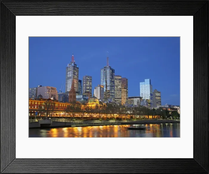 Framed Print : Skyline of Melbourne at dusk Framed Print : Skyline of Melbourne at dusk