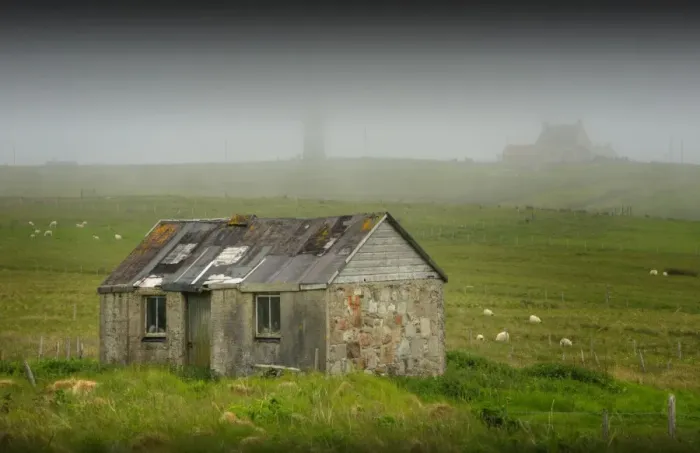 Framed Print : Abandoned Crofters cottage in the countryside of the Isle of Lewis, Outer Hebrides, Scotland