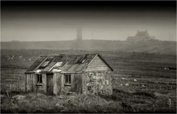 Framed Print : Abandoned Crofters cottage in the countryside of the Isle of Lewis, Outer Hebrides, Scotland