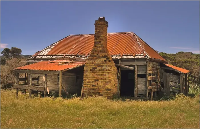 Framed Print : Abandoned and derelict farm cottage in the rurals of Flinders Island, Bass Strait, Tasmania