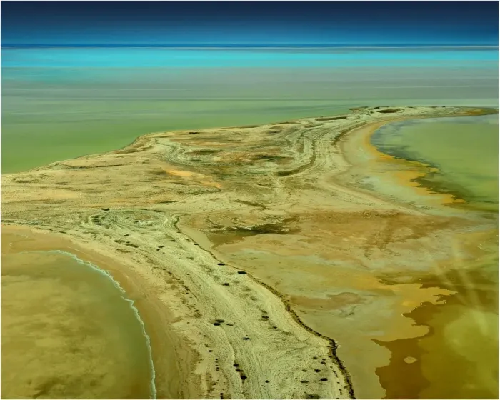 Framed Print : An Aerial view of the Australian outback in flood around Lake Eyre, showing the vibrant colours of the Landscape Framed Print : An Aerial view of the Australian outback in flood around Lake Eyre, showing the vibrant colours of the Landscape