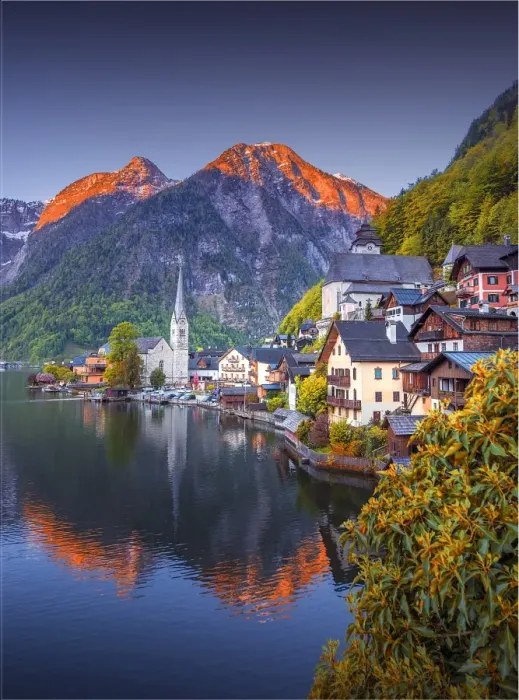 Framed Print : The Alpine village of Hallstatt in the central mountain region of Austria Framed Print : The Alpine village of Hallstatt in the central mountain region of Austria
