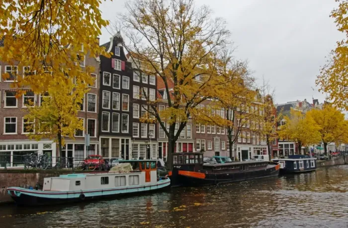 Framed Print : Amsterdam fall view of canal Framed Print : Amsterdam fall view of canal