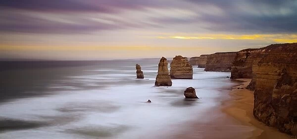 Twelve Apostles, Campbell National Park, Great Ocean Road, Victoria, Australia