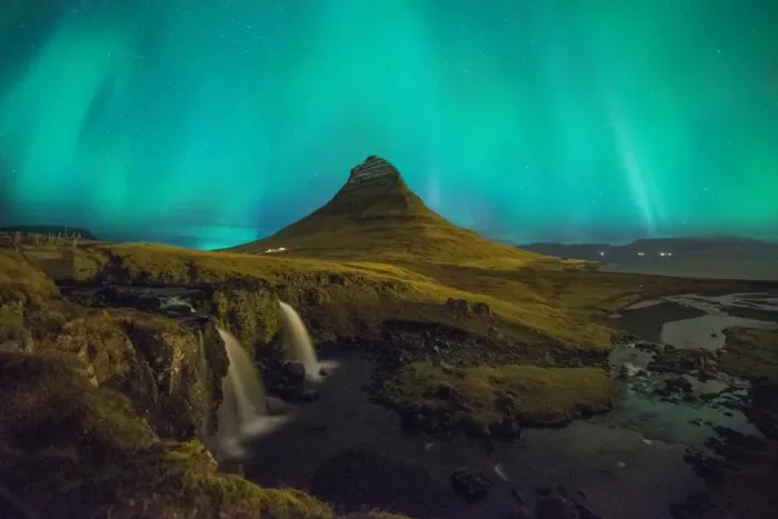 Framed Print : Aurora with kirkjufell