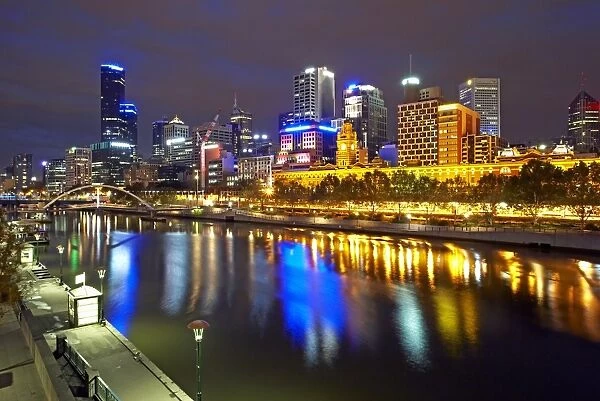 Australia, Melbourne cityscape and River Yarra, illuminated at night