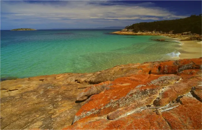 Framed Print : Beautiful aqua coloured water on the east coast of the Freycinet Peninsular, Tasmania Framed Print : Beautiful aqua coloured water on the east coast of the Freycinet Peninsular, Tasmania
