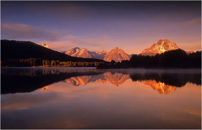 Framed Print : A beautiful coloured dawn casts its glow over Jackson lake in the Grand Tetons, Wyoming