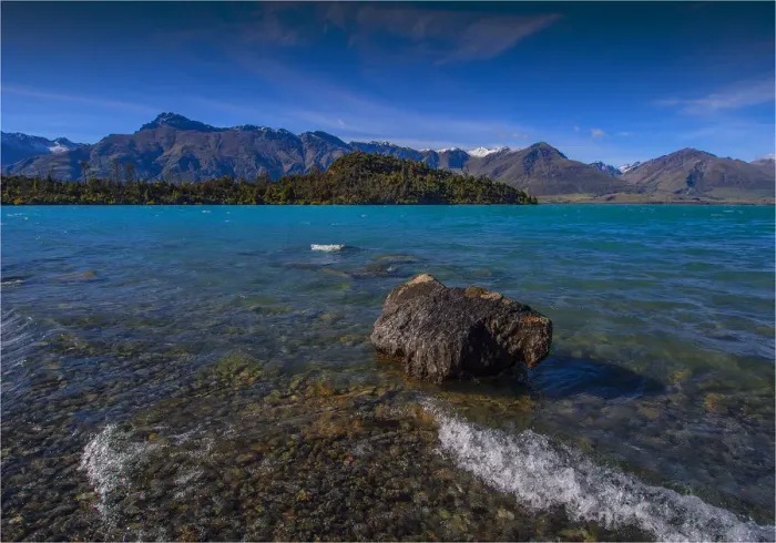 Framed Print : Beautiful lake Wakitipu, Otago, during the autumn season, south island, New Zealand Framed Print : Beautiful lake Wakitipu, Otago, during the autumn season, south island, New Zealand