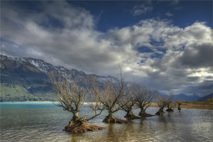 Framed Print : Beautiful lake Wakitipu, Otago, during the autumn season, south island, New Zealand Framed Print : Beautiful lake Wakitipu, Otago, during the autumn season, south island, New Zealand
