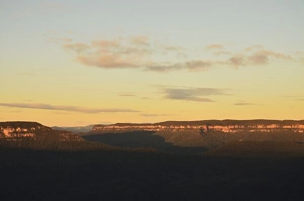 Blue Mountains at sunset, Jamison Valley