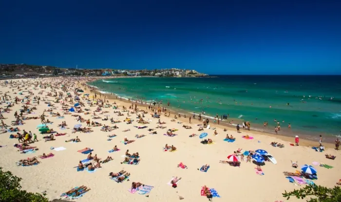 Framed Print : Bondi Beach, Sydney, Australia Framed Print : Bondi Beach, Sydney, Australia