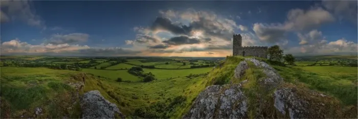 Framed Print : Brentour, a historic Chapel which sits atop a hill and has expansive views of Devon, England, and the surrounding countryside