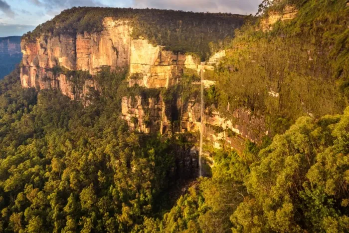 Framed Print : Bridal Veil Falls at Grose Valley in Blue Mountains, New South Wales Framed Print : Bridal Veil Falls at Grose Valley in Blue Mountains, New South Wales