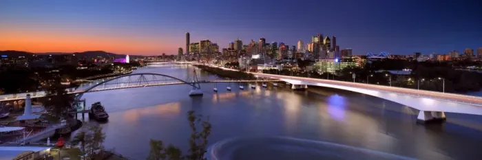 Framed Print : Brisbane. The Riverside Expressway is part of the Pacific Motorway that