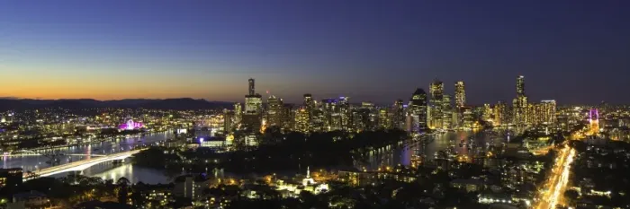 Framed Print : Brisbane City at dusk