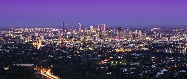 Brisbane cityscape at dusk