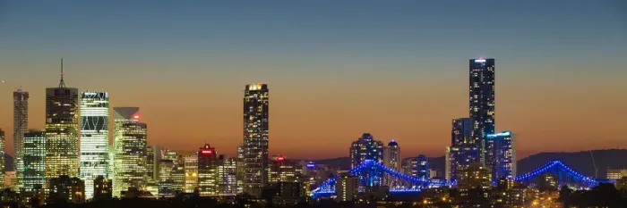 Framed Print : Brisbane skyline at dusk