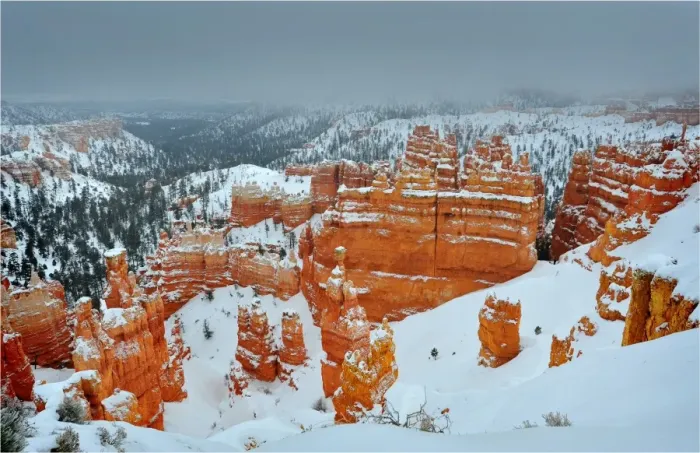 Framed Print : Bryce Canyon National park with a winter covering of snow, Utah, south west United States