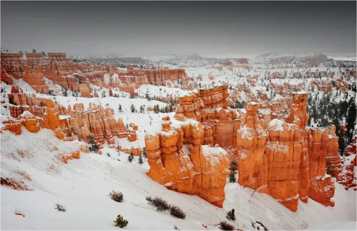 Framed Print : Bryce Canyon National park with a winter covering of snow, Utah, south west United States