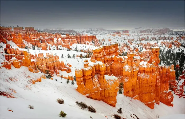 Framed Print : Bryce Canyon National park with a winter covering of snow, Utah, south west United States
